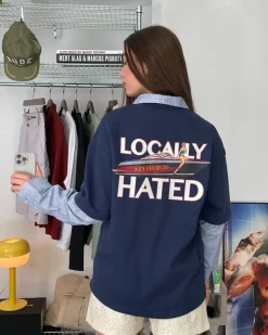 Camiseta Azul Marino Locally Hated