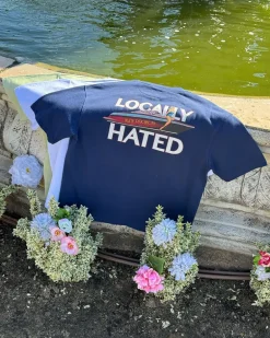 Camiseta Azul Marino Locally Hated