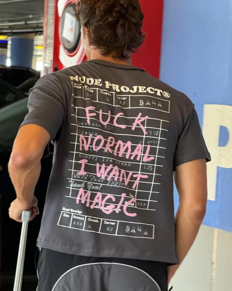 Camiseta Fuck Normal Gris Oscuro