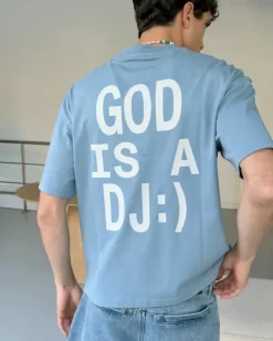 Camiseta God is a DJ Azul Cielo