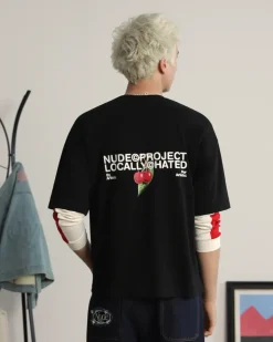 Camiseta Locally Hated Cherry Negra